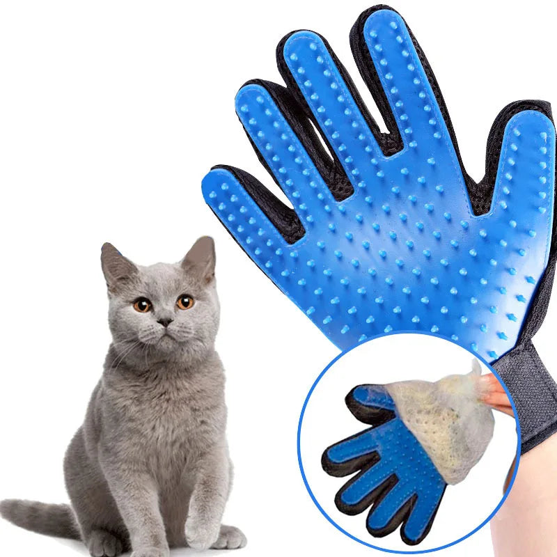 Roamhound grooming glove removing loose fur